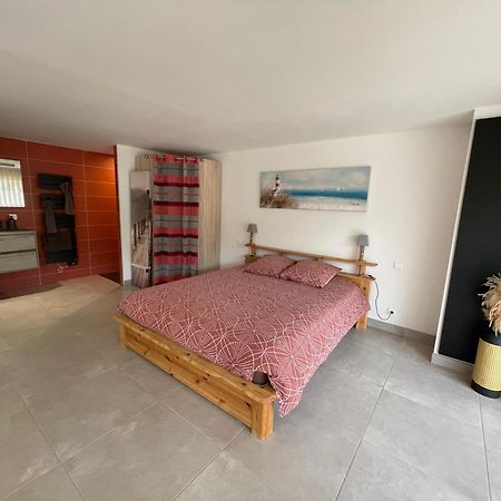 Studio 40M2 Avec Terrasse Le Mas De Lauriane Saintes-Maries-de-La-Mer Exterior foto